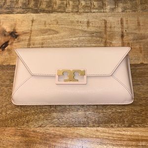 NWOT Tory Burch Gigi patent clutch